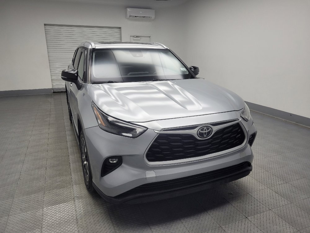 Used 2022 Toyota Highlander XLE image 14