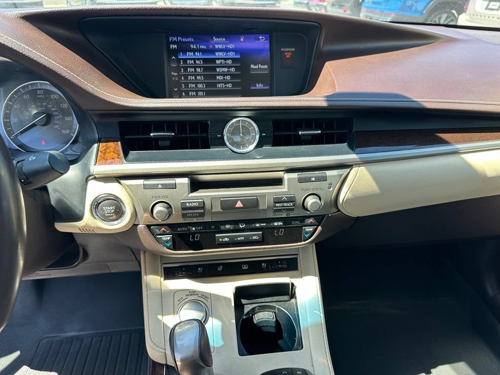Used 2017 Lexus ES 350 w/ Luxury Package FWD image 28