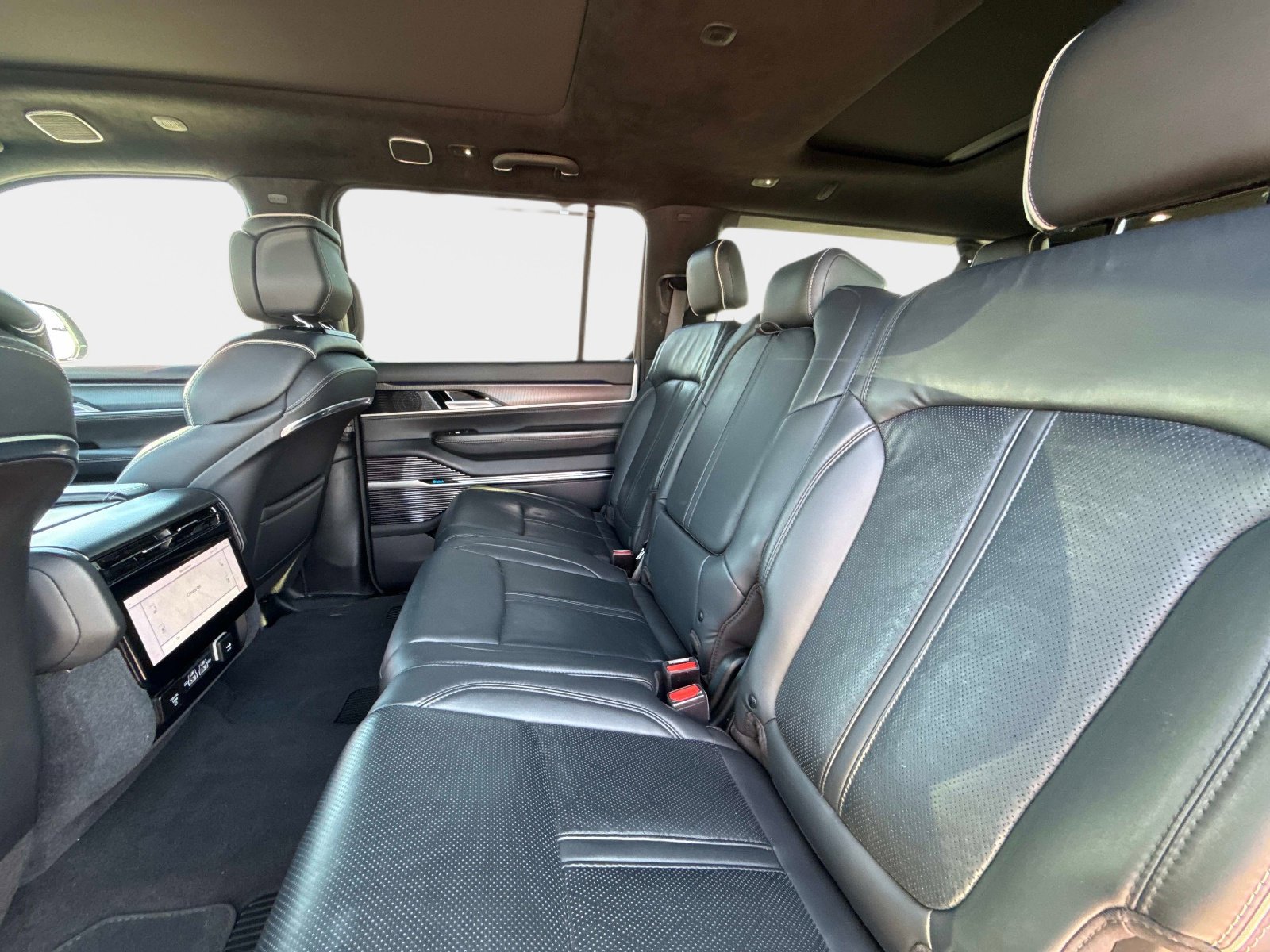 Used 2024 Jeep Grand Wagoneer L Series II w/ Quick Order Packagew 28T image 16