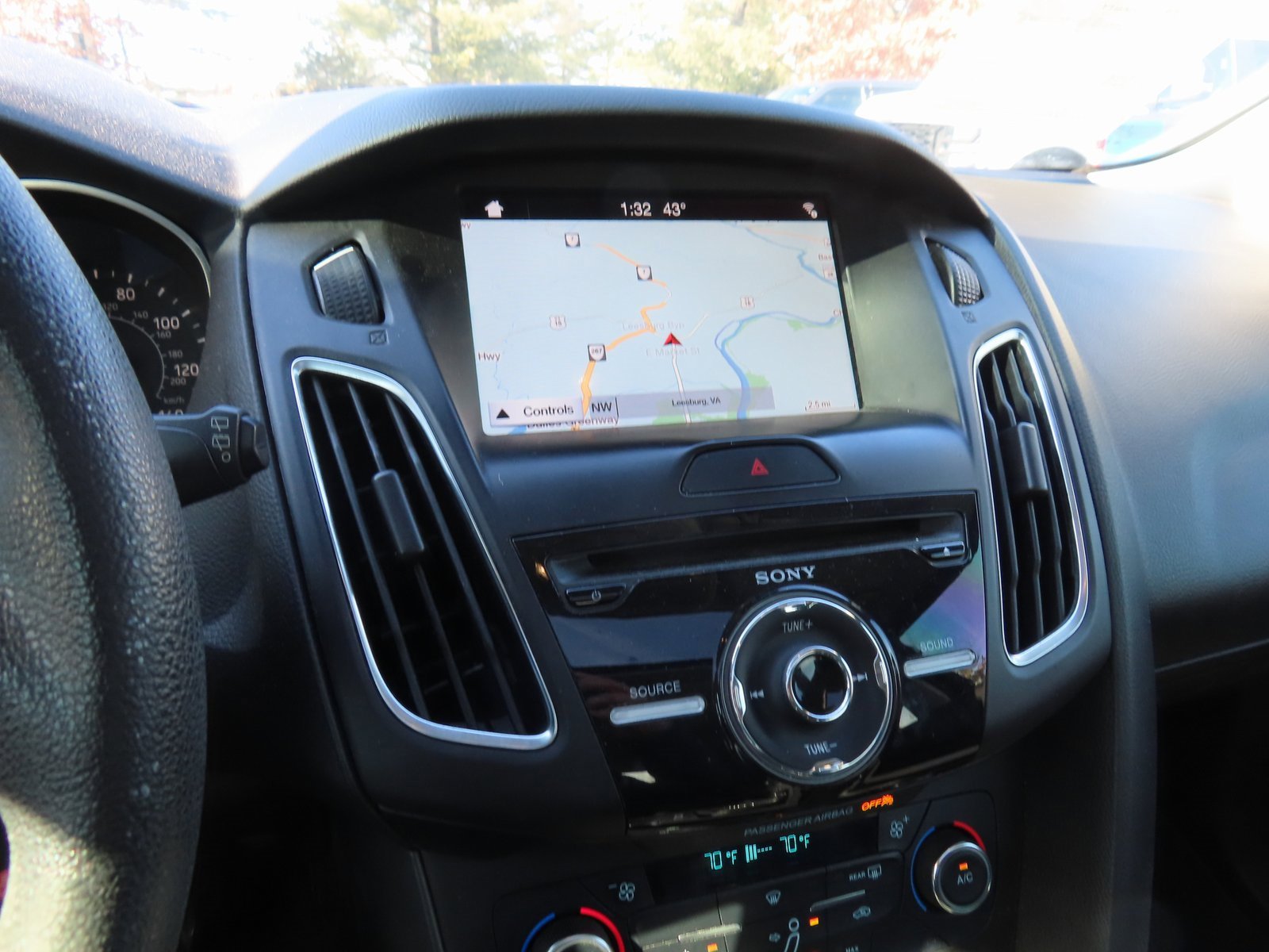 Used 2017 Ford Focus SEL image 17