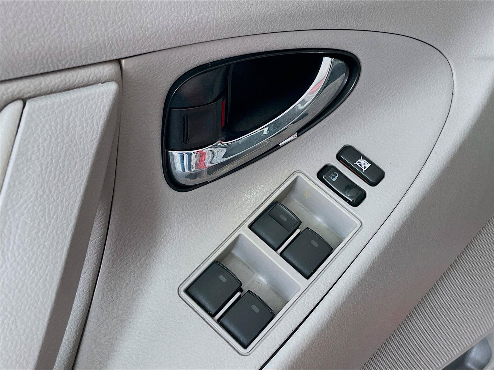Used 2011 Toyota Camry LE FWD image 19