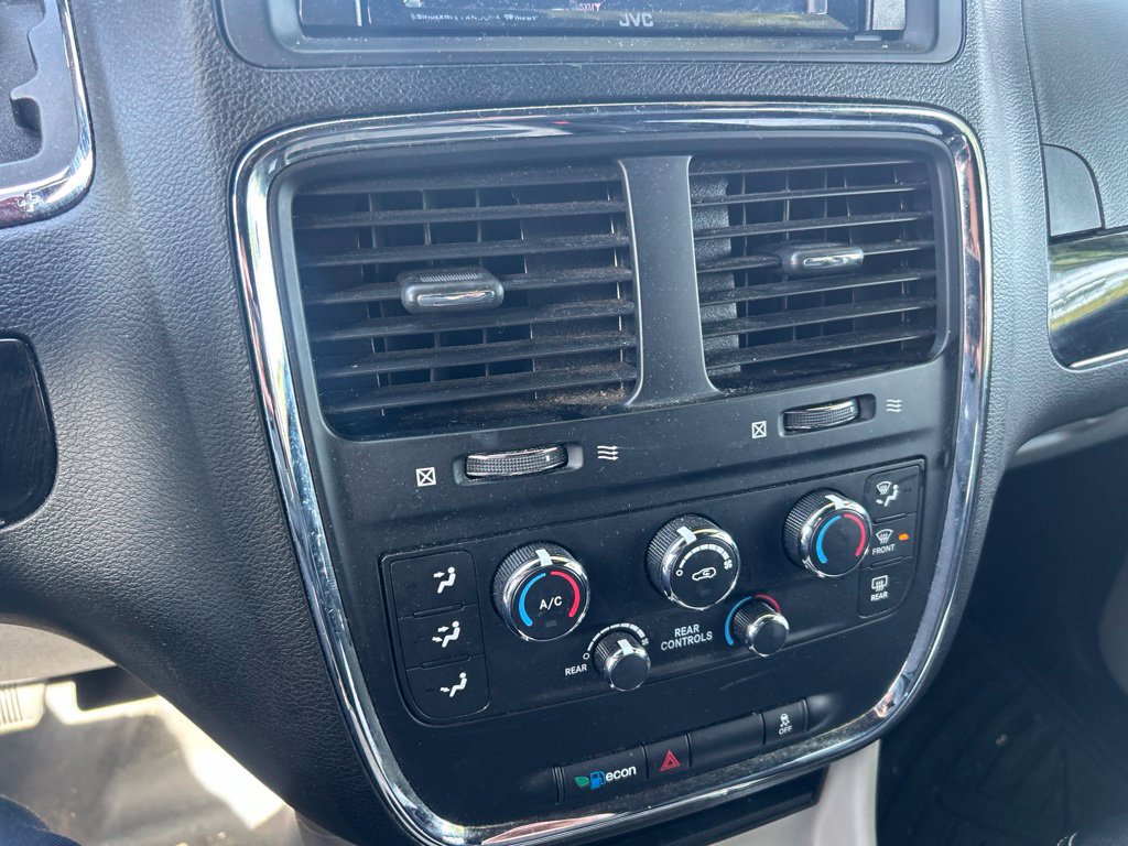 Used 2017 Dodge Grand Caravan SXT FWD image 13