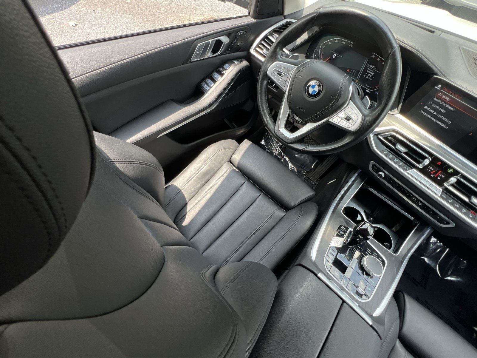 Used 2022 BMW X7 xDrive40i w/ Premium Package AWD/4WD image 16
