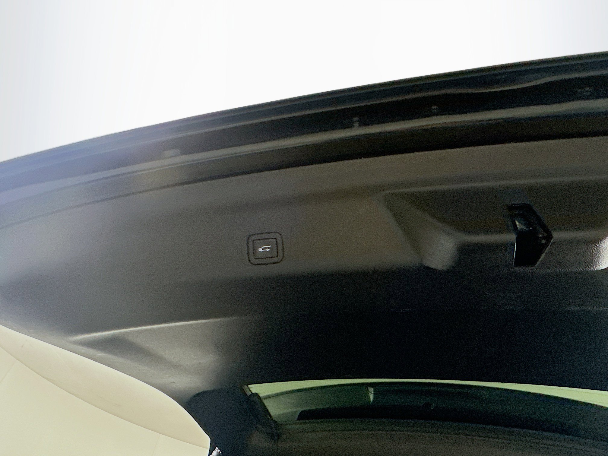 Used 2024 Chevrolet Suburban Premier image 31