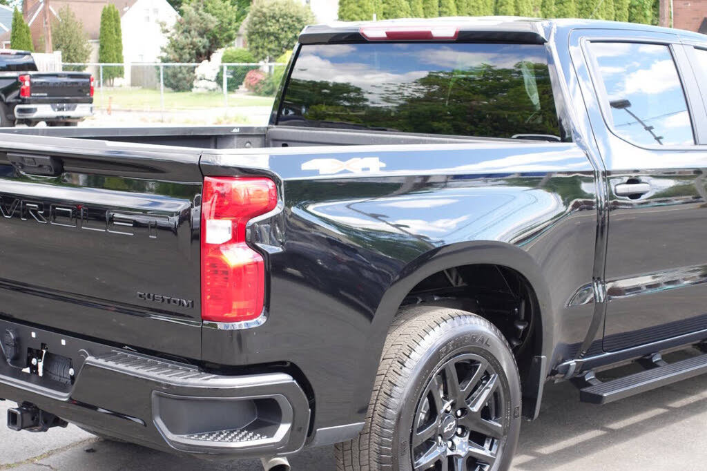 Used 2023 Chevrolet Silverado 1500 Custom AWD/4WD image 12