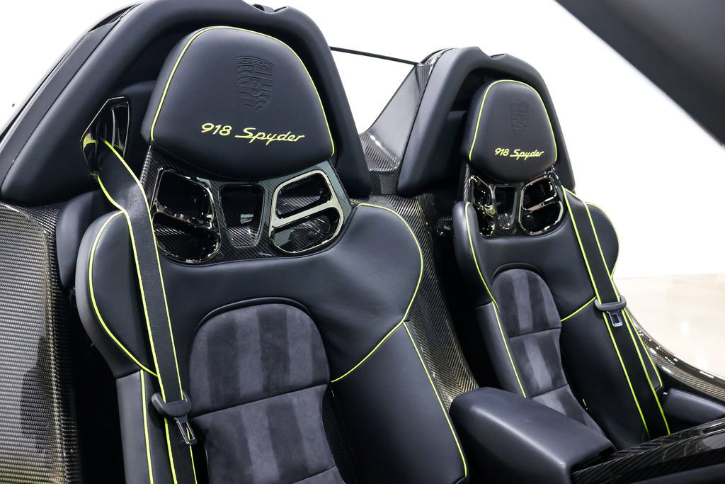 Used 2015 Porsche 918 Spyder image 57