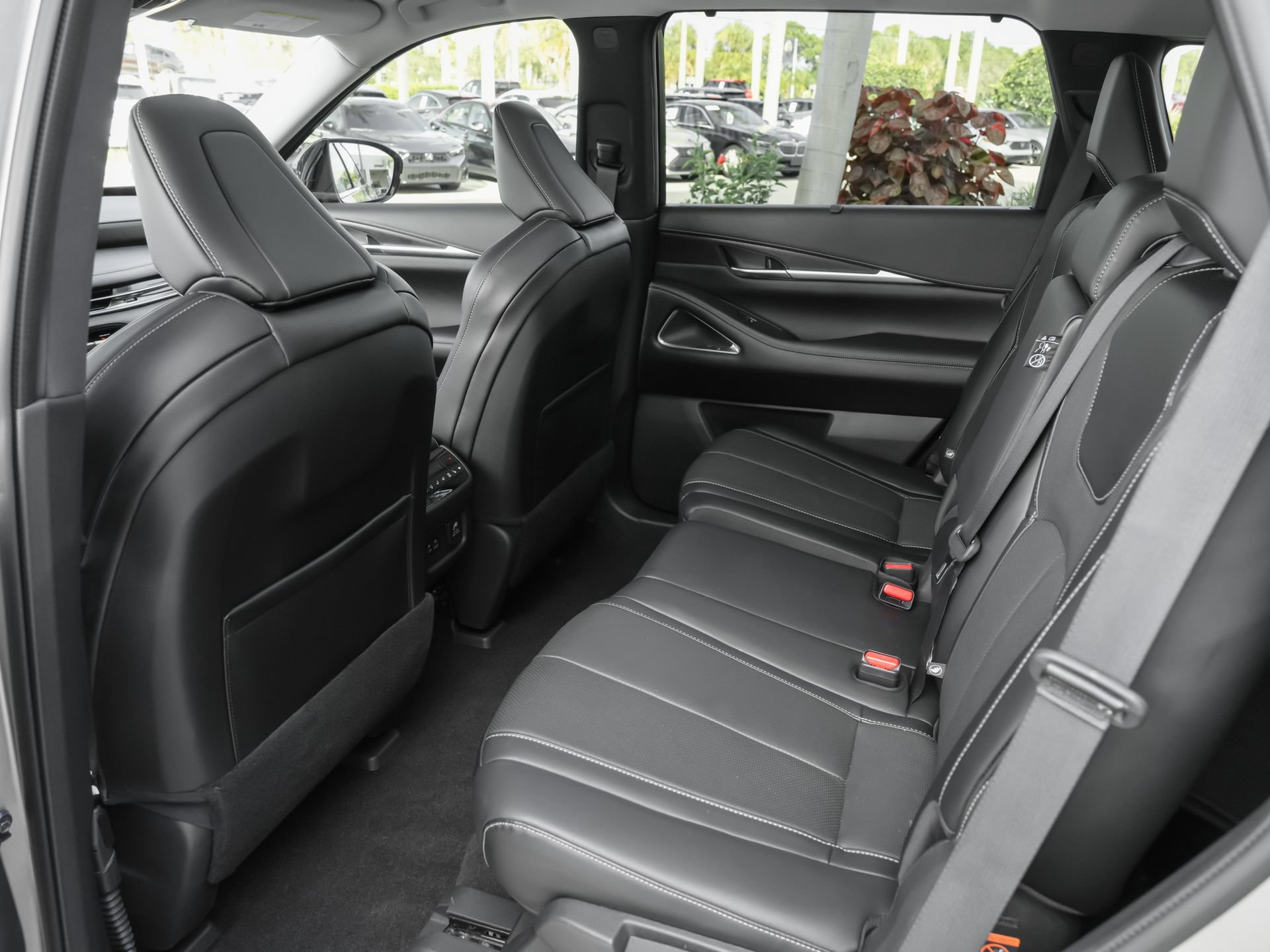Certified 2023 INFINITI QX60 Sensory w/ Vision Package FWD image 32
