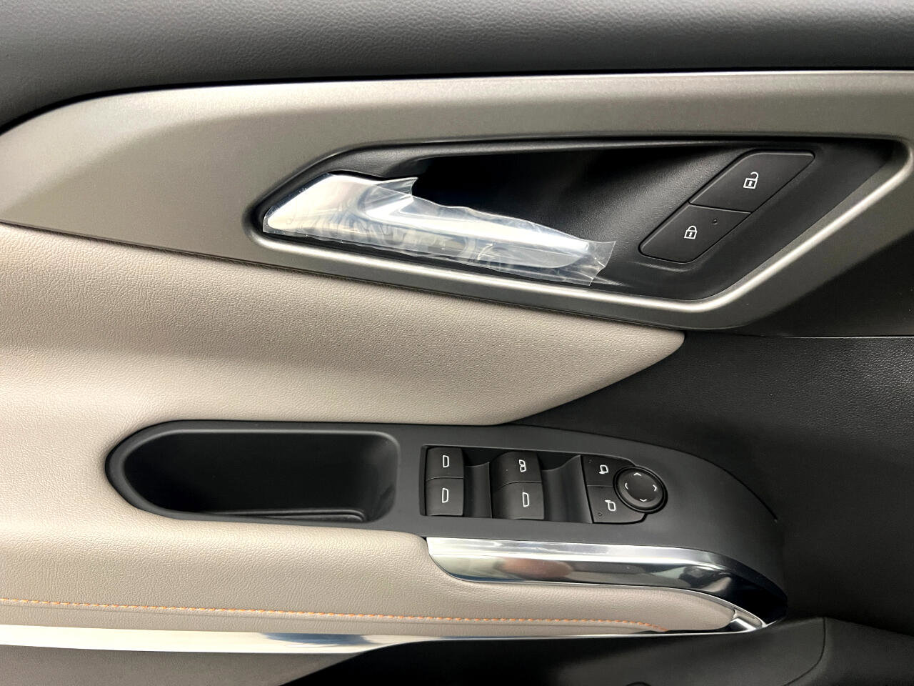 New 2025 Chevrolet Traverse LT image 23