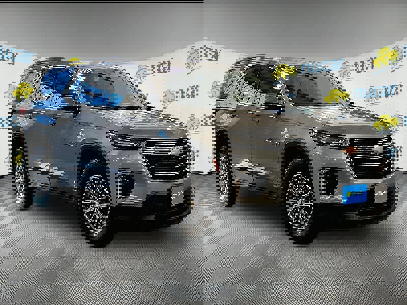 Used 2023 Chevrolet Traverse LT image 1