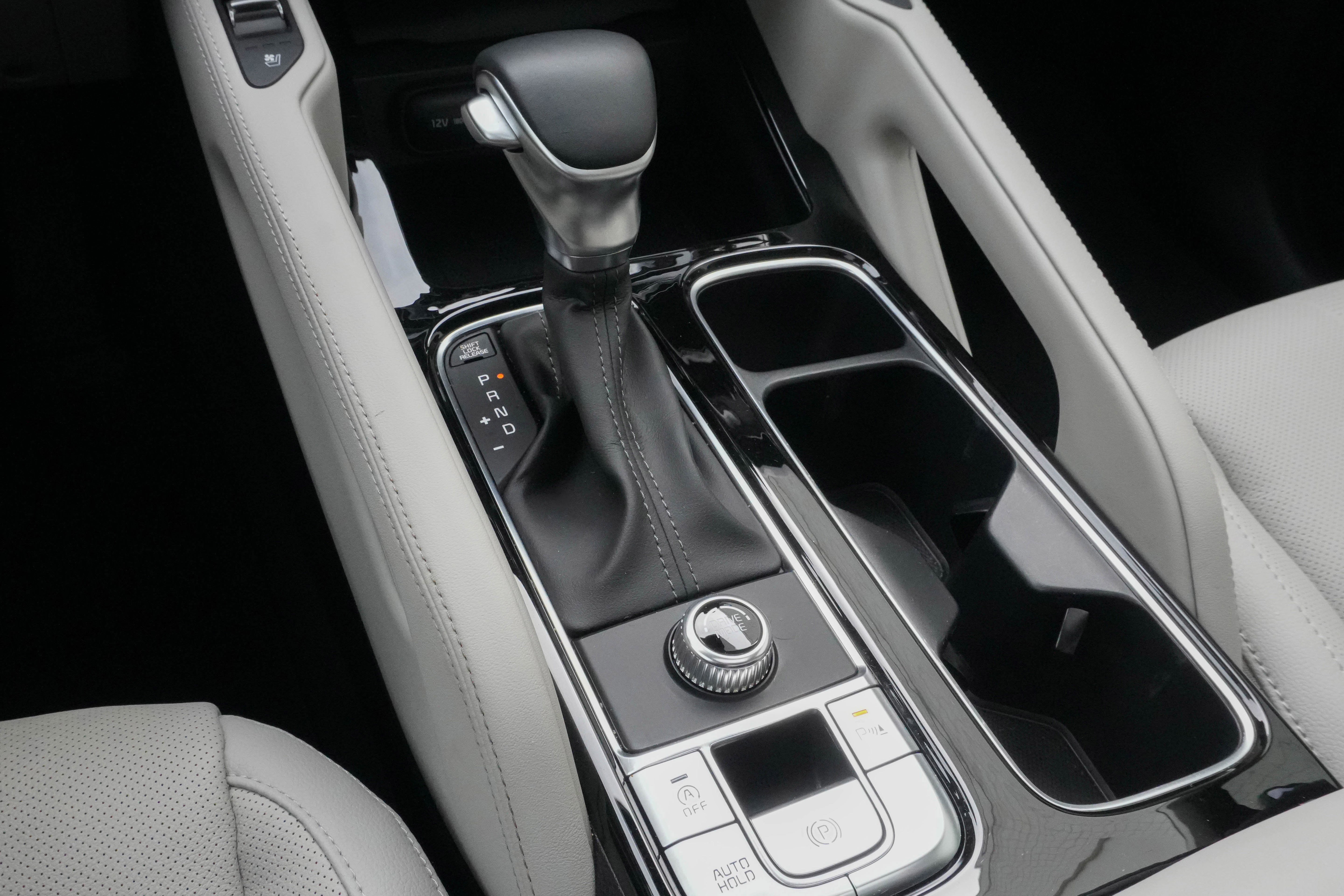 Used 2025 Kia Telluride EX w/ EX Captain's Chair Package image 27