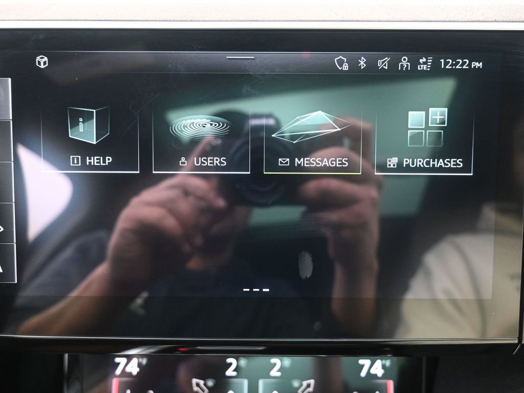 Used 2022 Audi e-tron Premium Plus w/ Premium Plus Package image 13