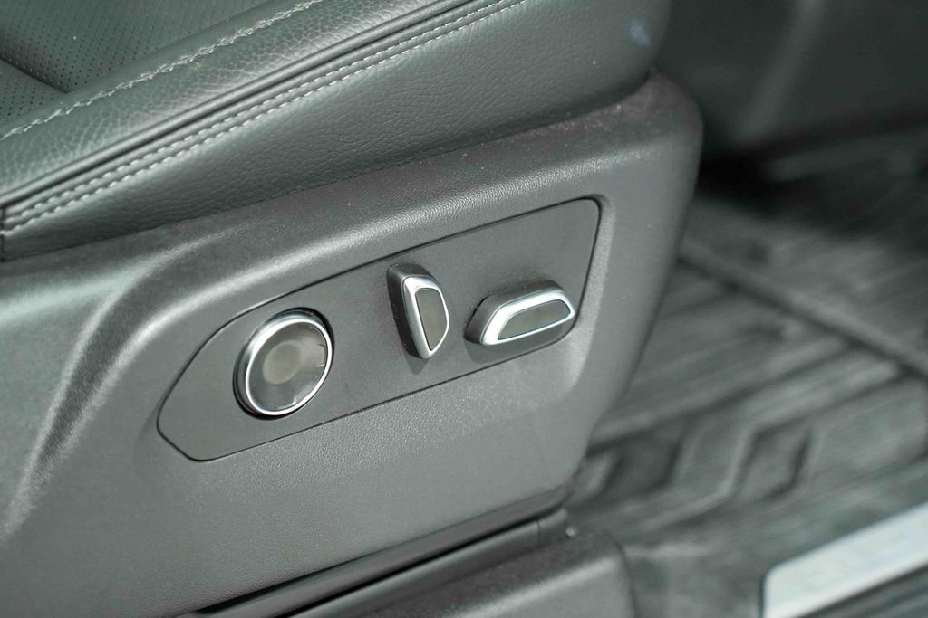 Used 2025 GMC Sierra 2500 Denali w/ Denali Reserve Package image 18