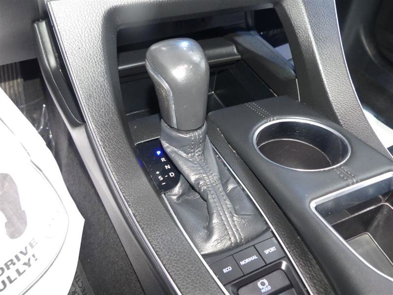 Used 2021 Toyota Avalon XLE FWD image 38