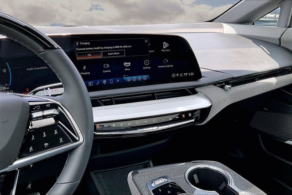 Used 2025 Cadillac Optiq Luxury 2 AWD/4WD image 9
