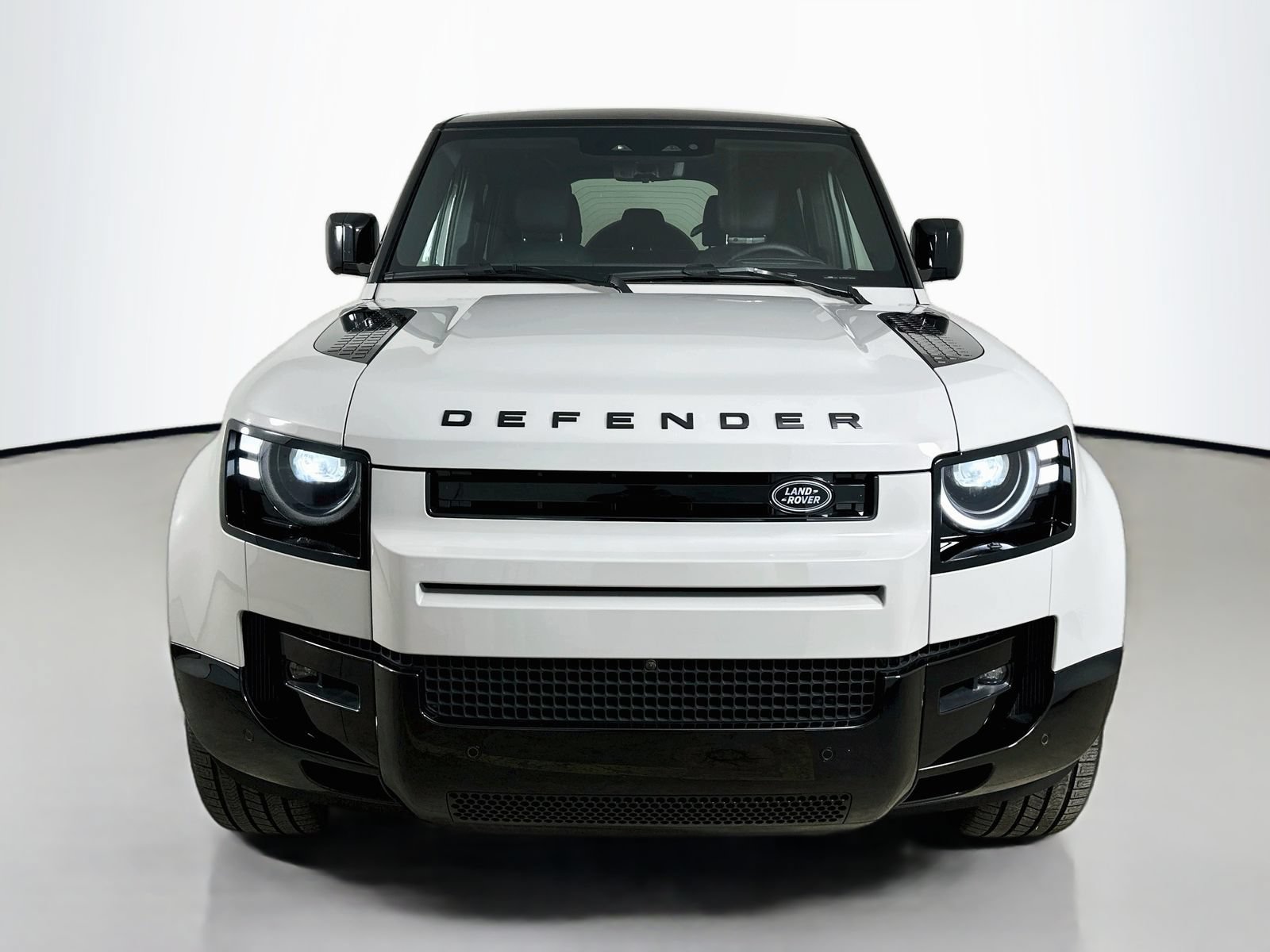 New 2026 Land Rover Defender 110 X-Dynamic SE AWD/4WD image 2