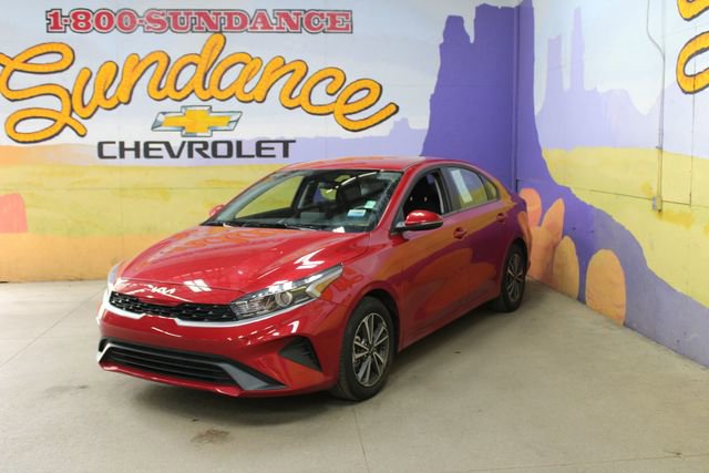 Used 2024 Kia Forte LXS w/ LXS Technology Package FWD image 2
