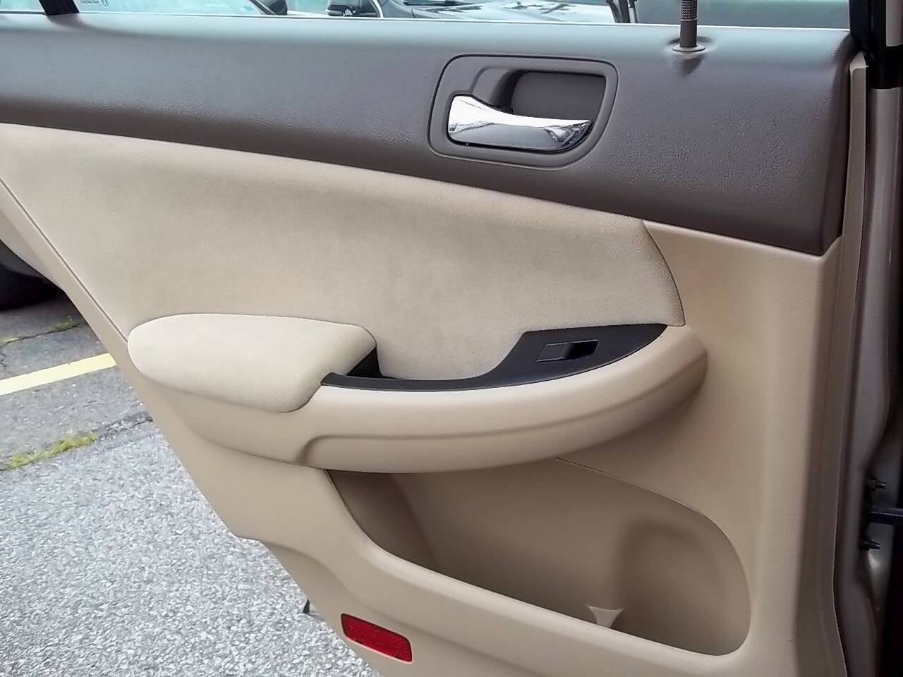Used 2006 Honda Accord LX image 10