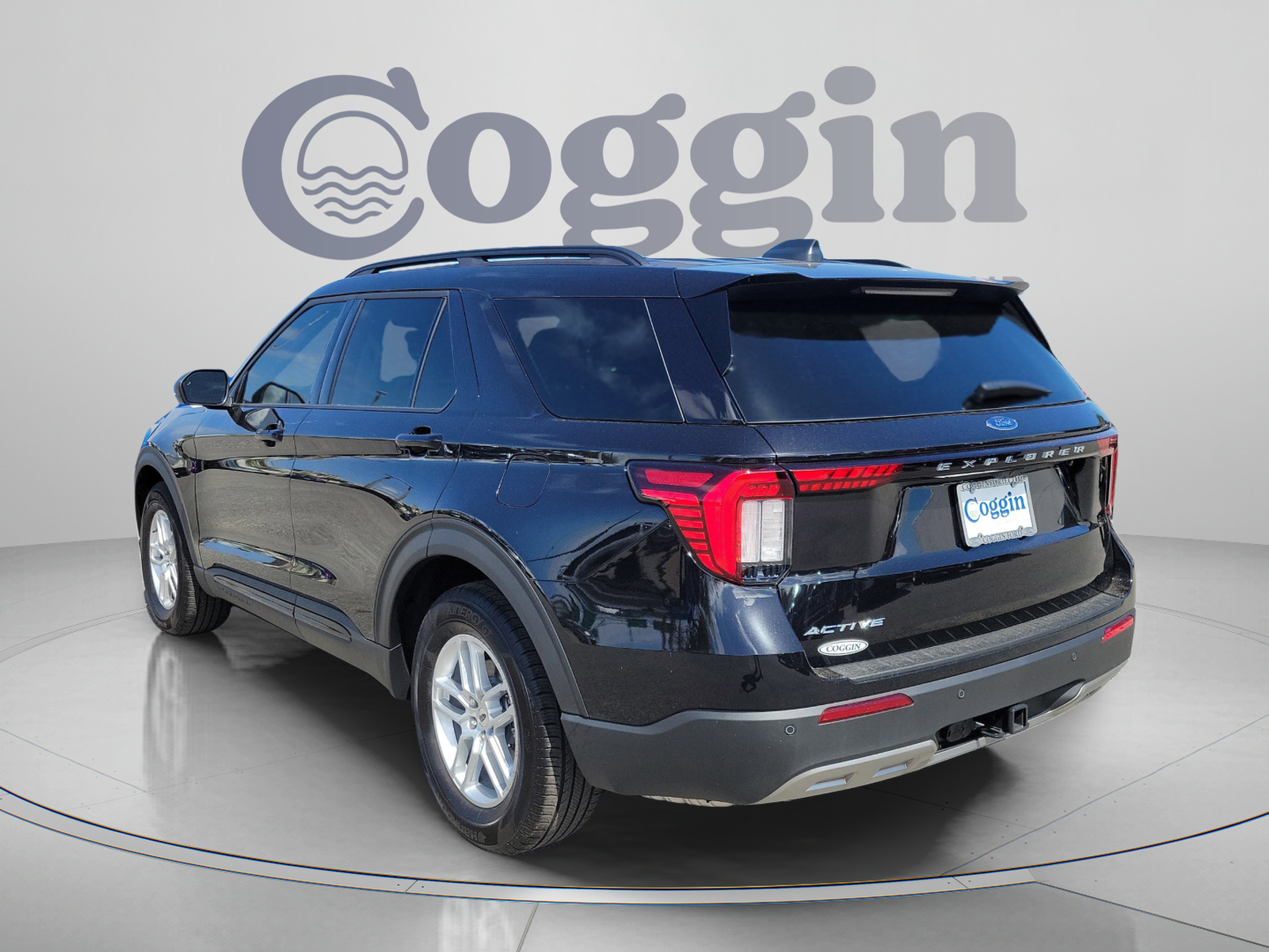 New 2026 Ford Explorer Active w/ Active Comfort Package RWD image 3