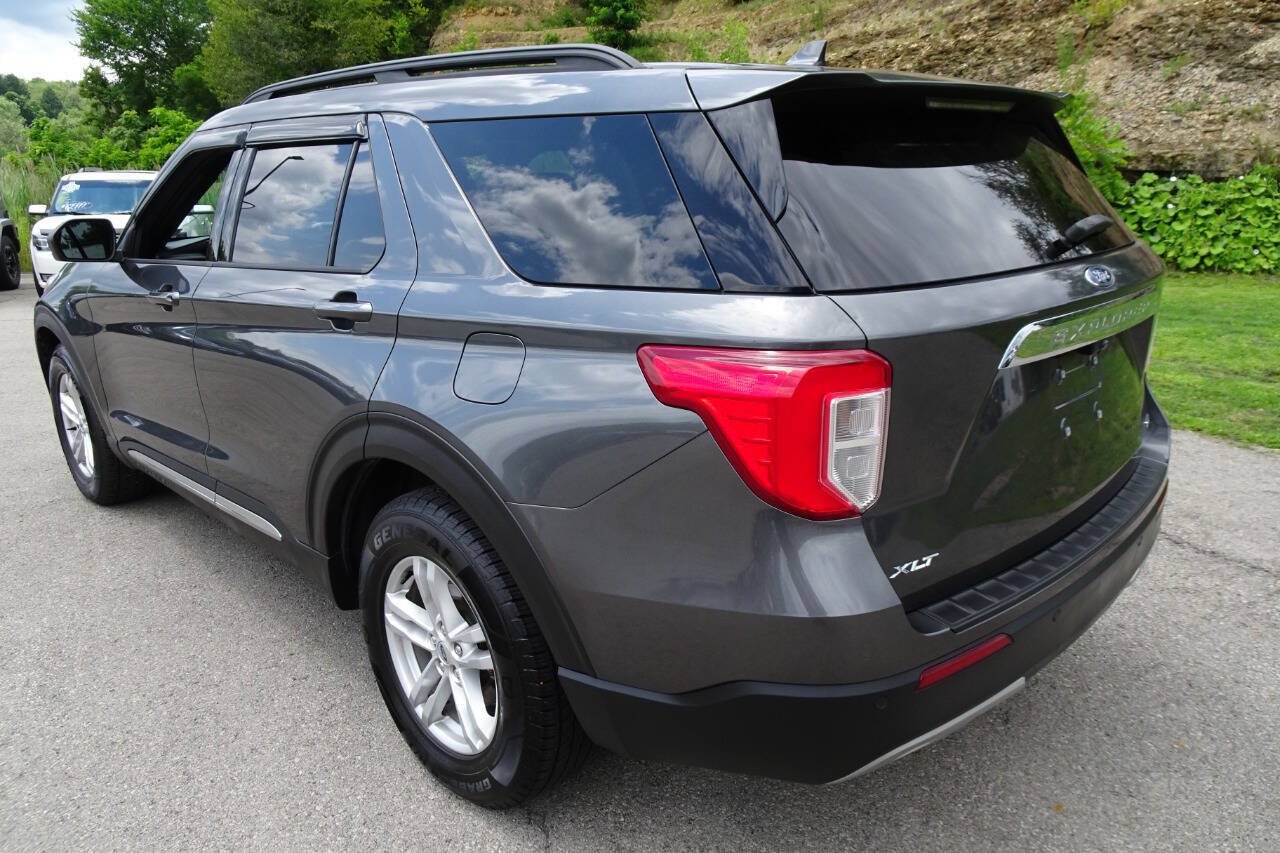 Used 2020 Ford Explorer XLT w/ Equipment Group 202A AWD/4WD image 8