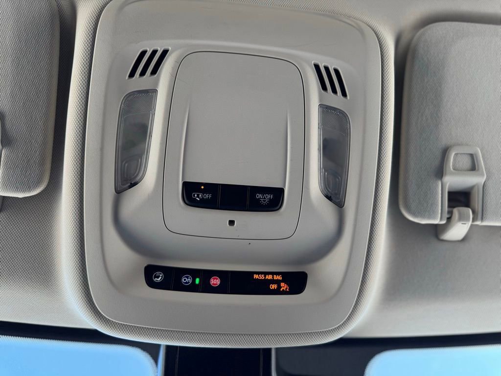 Used 2023 Buick Envision Essence image 27