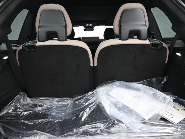 New 2026 Volvo XC90 B6 Plus w/ Protection Package Premier AWD/4WD image 32
