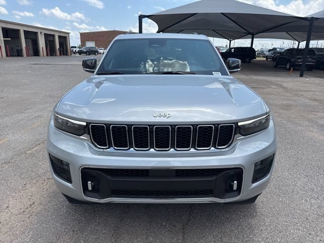 New 2025 Jeep Grand Cherokee Overland w/ Luxury Tech Group IV AWD/4WD image 2