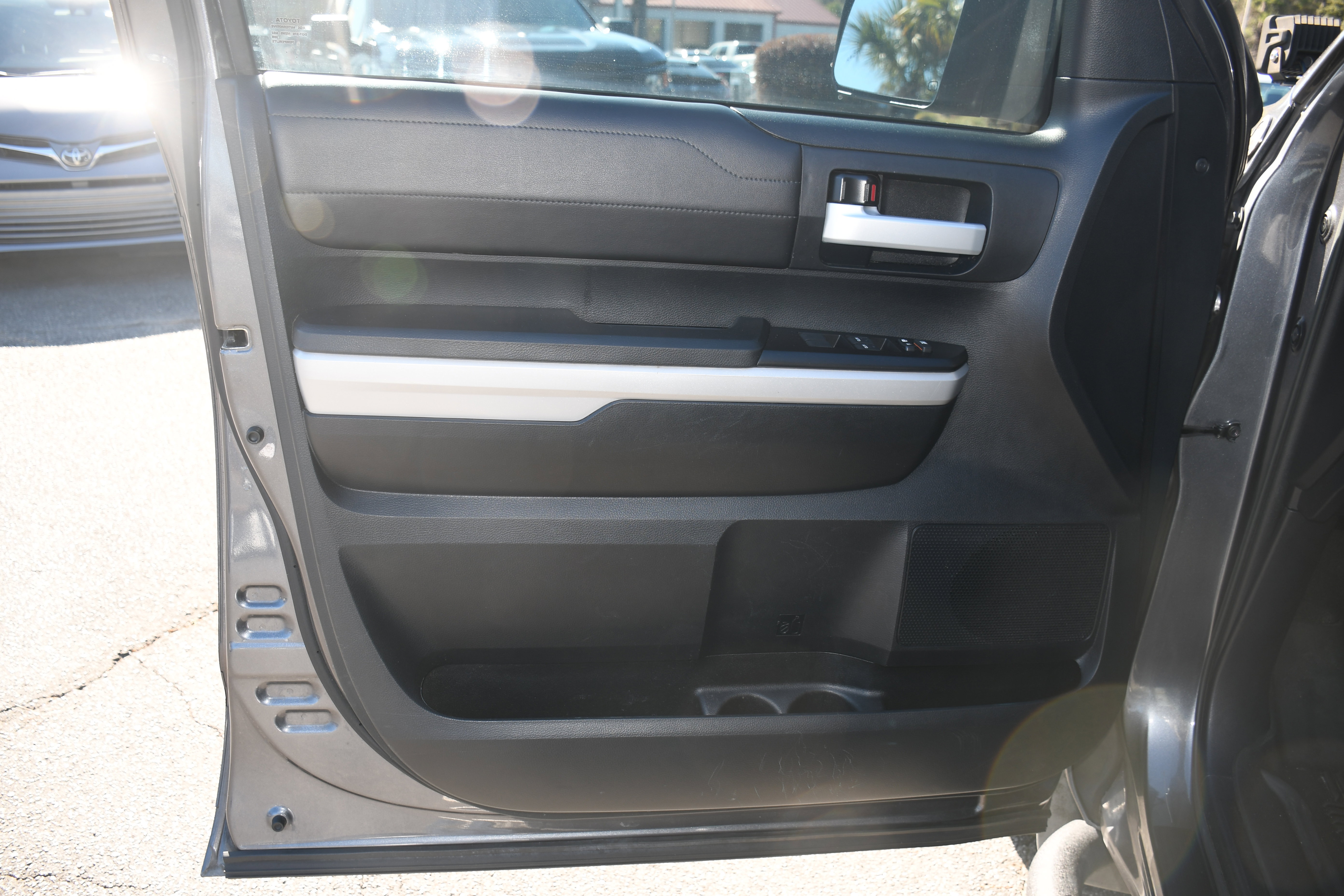 Used 2019 Toyota Tundra Limited image 9