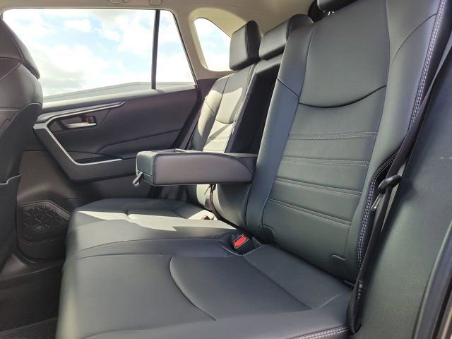 Used 2025 Toyota RAV4 XLE Premium image 20