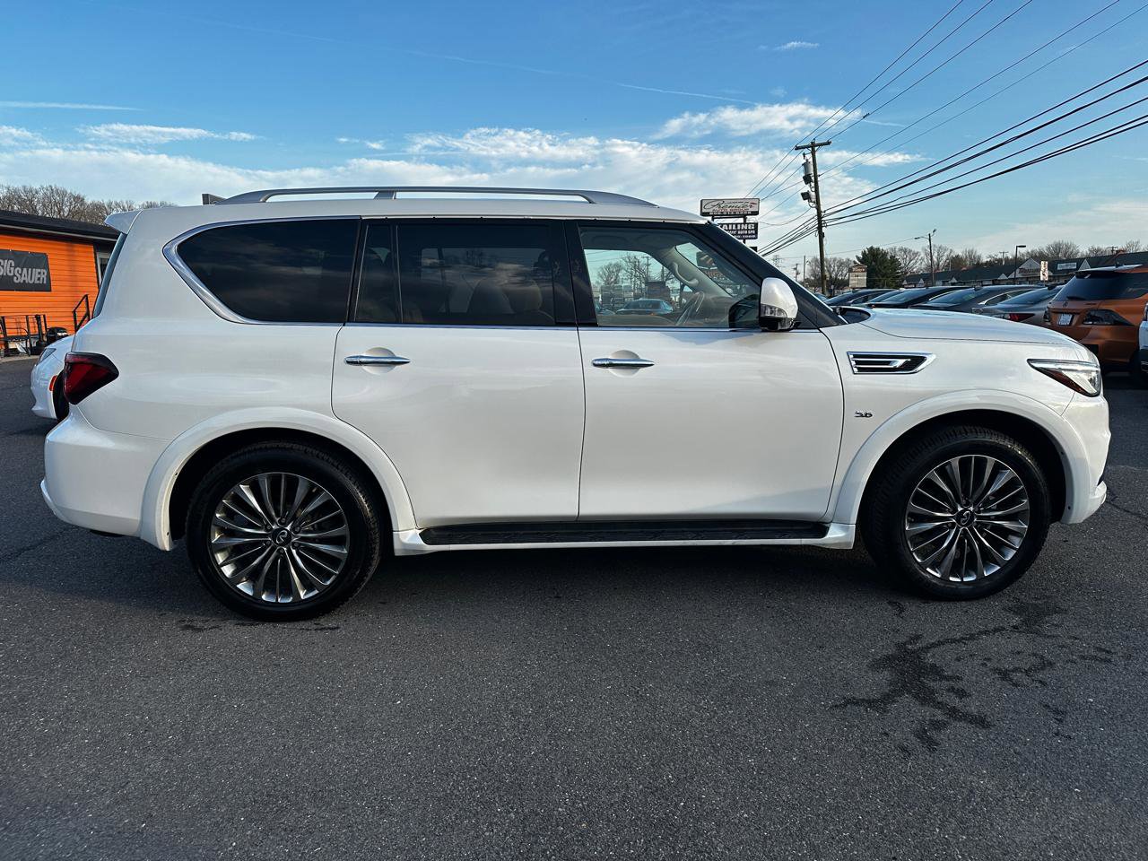 Used 2018 INFINITI QX80 4WD w/ Driver Assistance Package image 4
