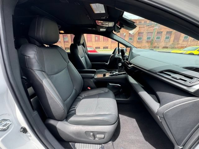 Used 2025 Toyota Sienna Platinum AWD/4WD image 29