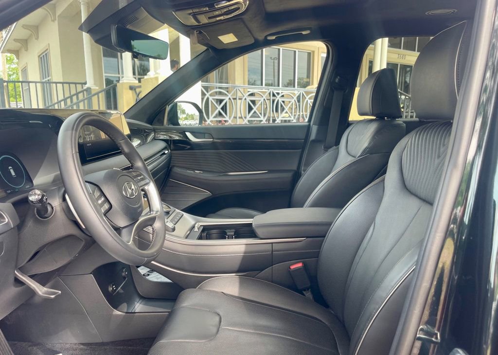 Used 2025 Hyundai Palisade Calligraphy FWD image 11
