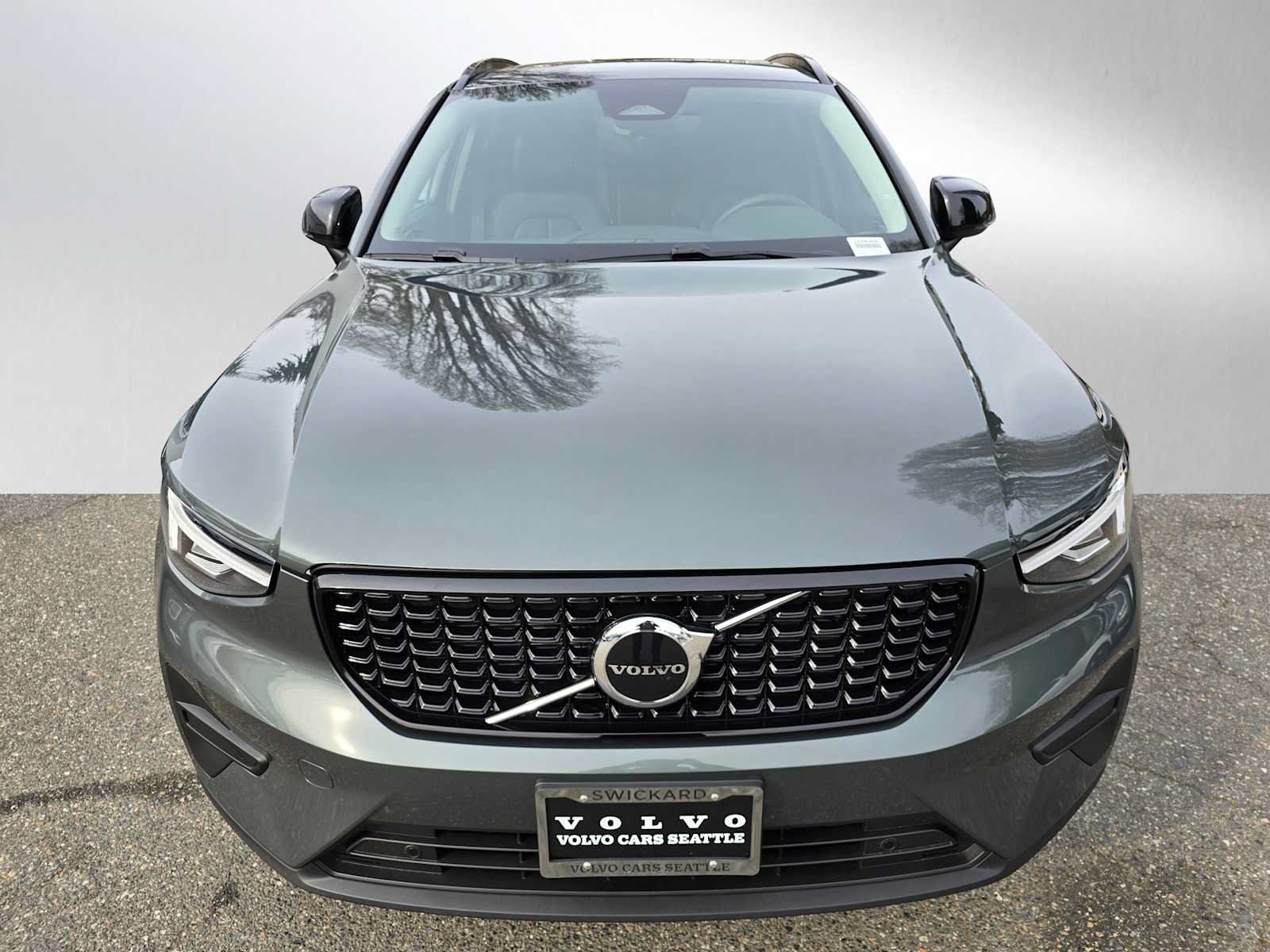 New 2026 Volvo XC40 B5 Core w/ Protection Package Premier AWD/4WD image 2