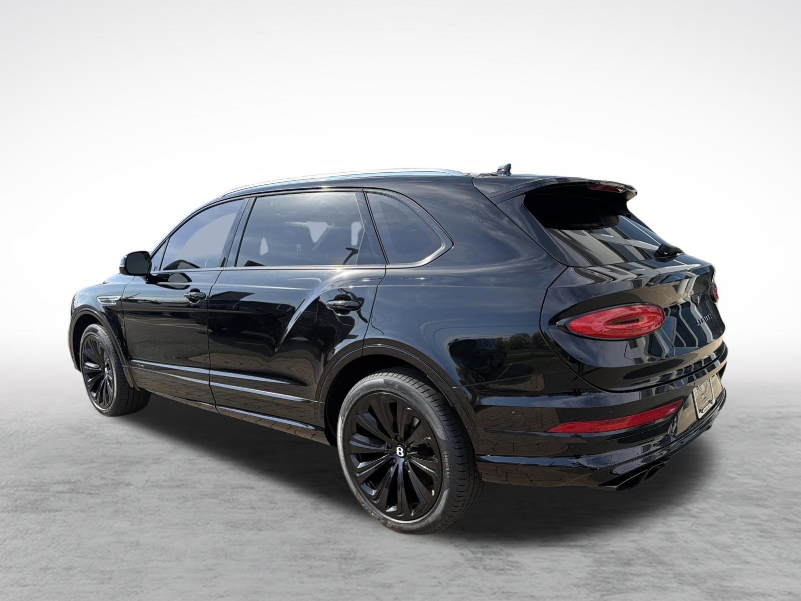 Used 2023 Bentley Bentayga Extended Wheelbase AWD/4WD image 3