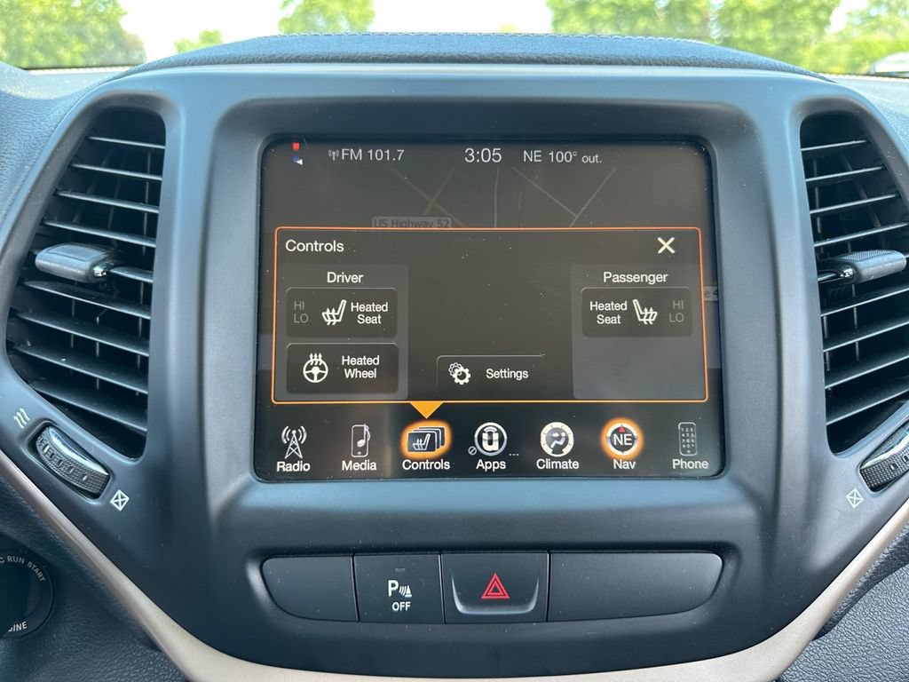 Used 2016 Jeep Cherokee 75th Anniversary AWD/4WD image 31