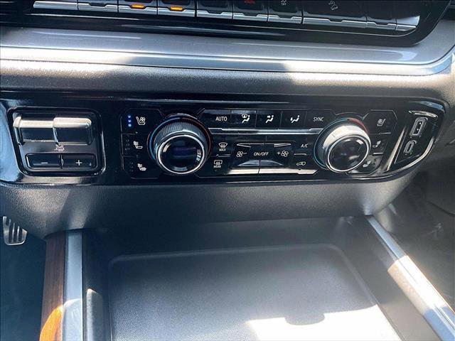 Used 2024 Chevrolet Silverado 2500 High Country w/ Technology Package AWD/4WD image 24