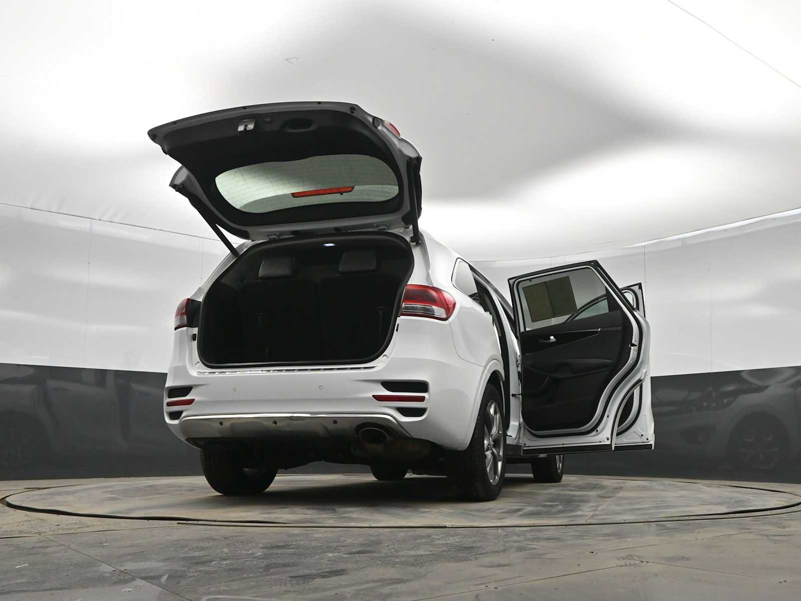 Used 2018 Kia Sorento SX image 44