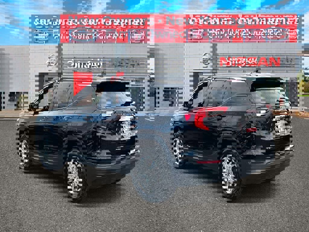 Used 2024 GMC Terrain SLE image 6