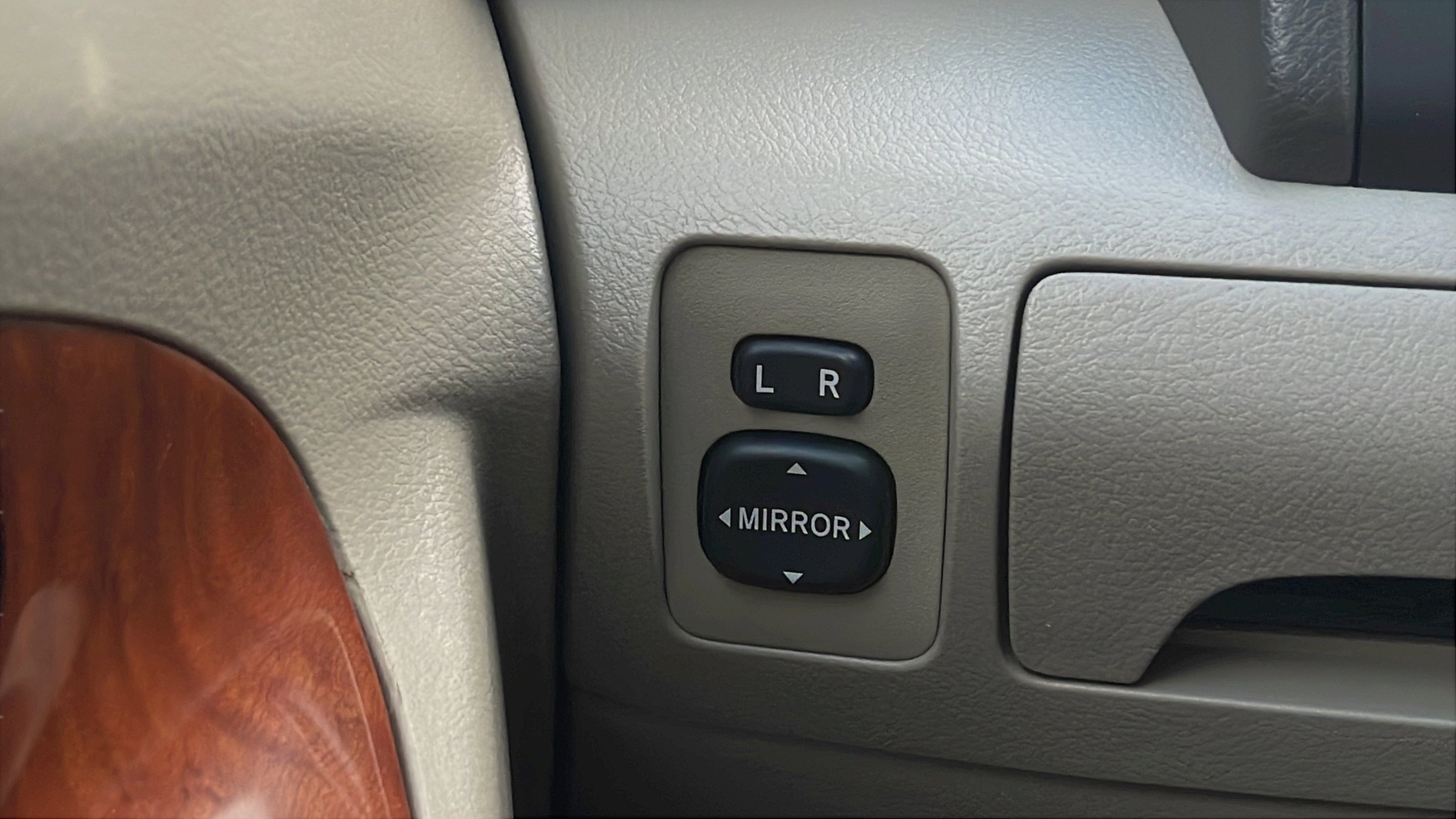 Used 2009 Toyota Camry XLE FWD image 18