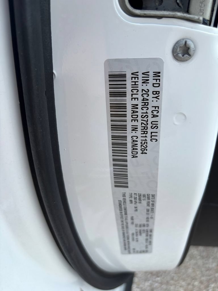 Used 2024 Chrysler Pacifica Limited FWD image 20
