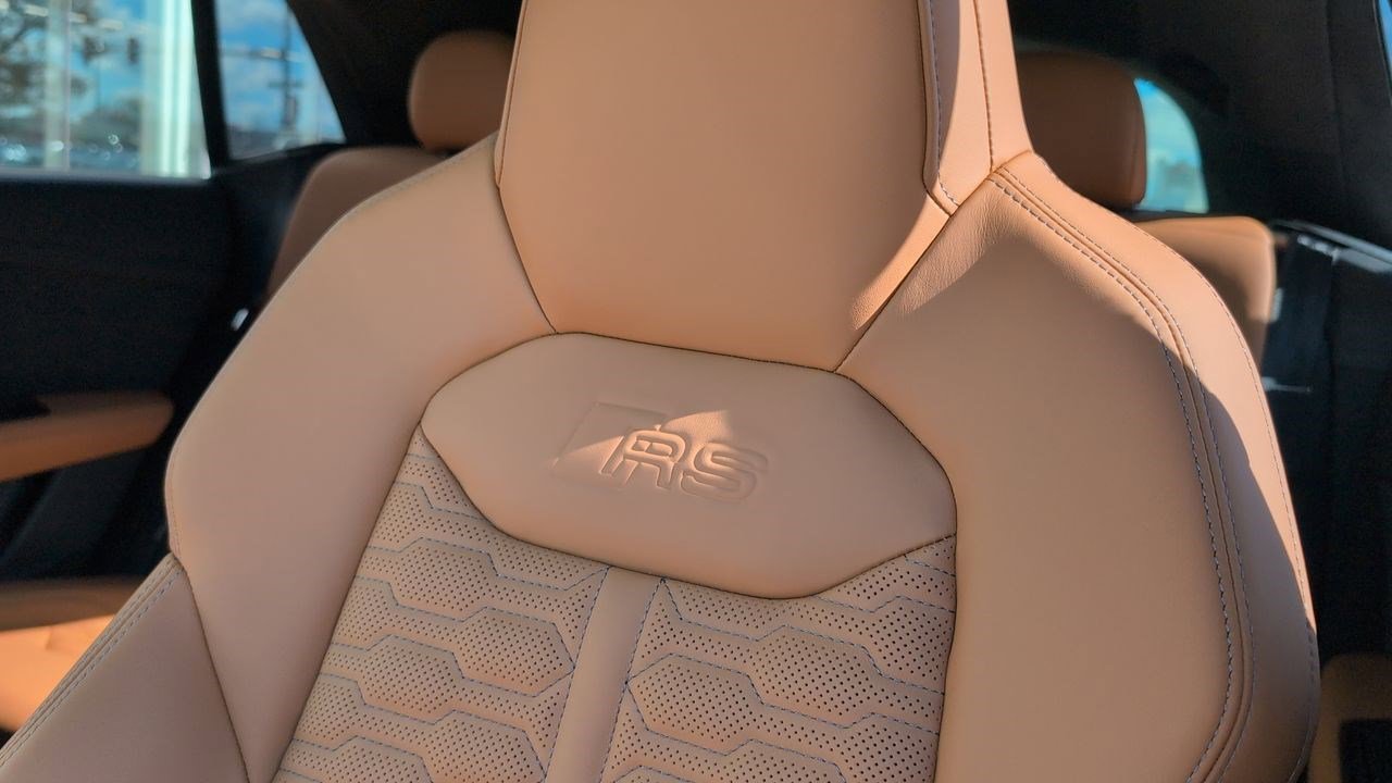 New 2025 Audi RS Q8 performance image 12