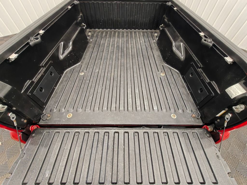 Used 2016 Toyota Tacoma SR image 18