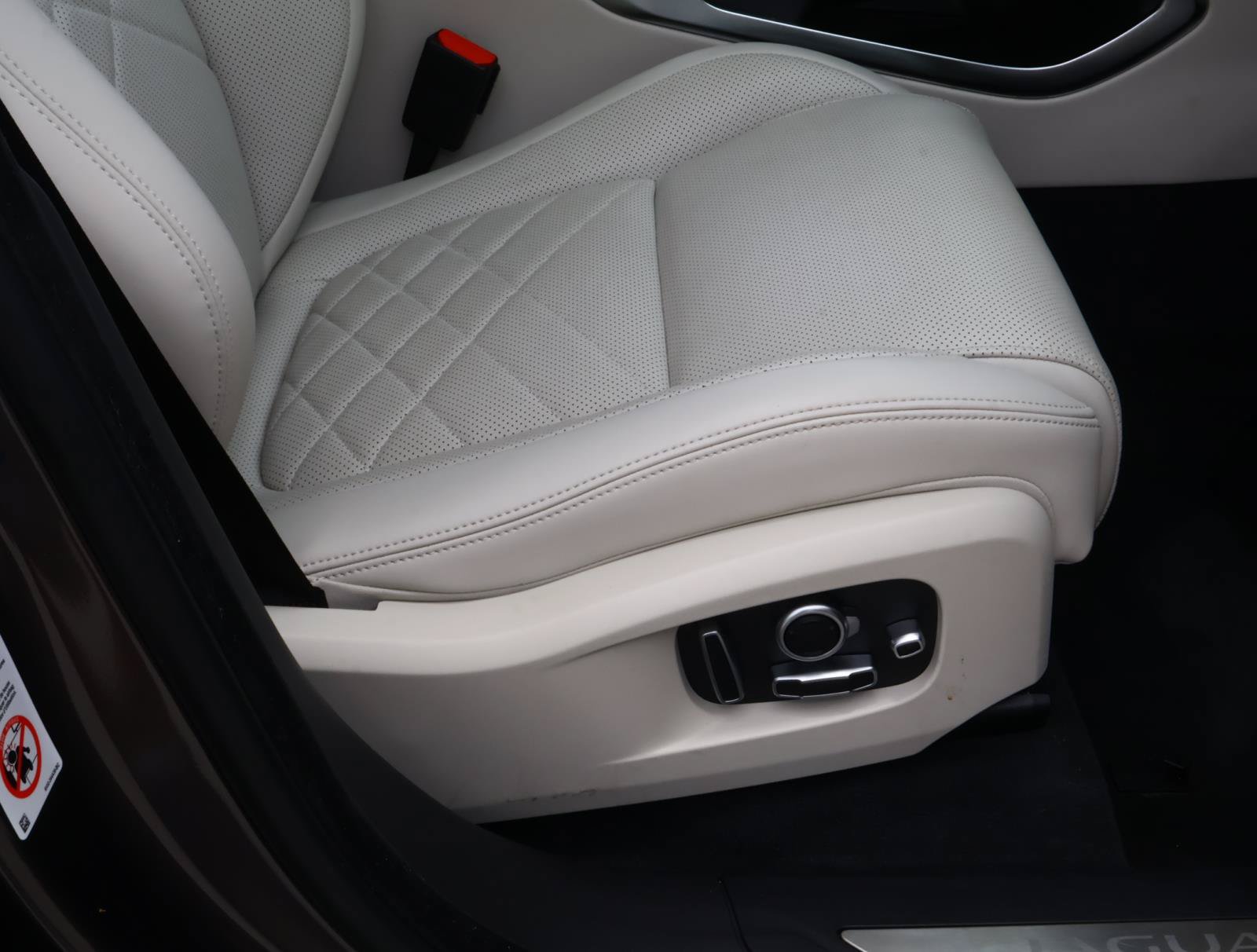 Used 2023 Jaguar F-PACE S AWD/4WD image 18