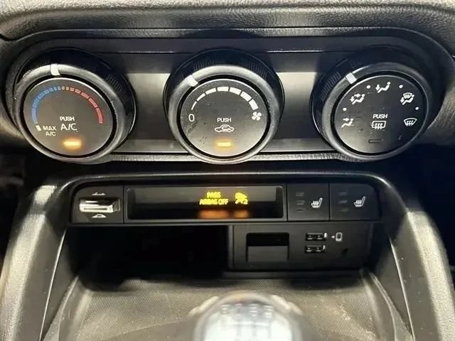 Used 2021 MAZDA MX-5 Miata RF Club RWD image 38