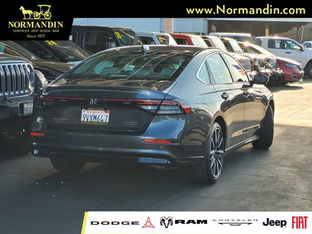 Used 2025 Honda Accord Touring image 3