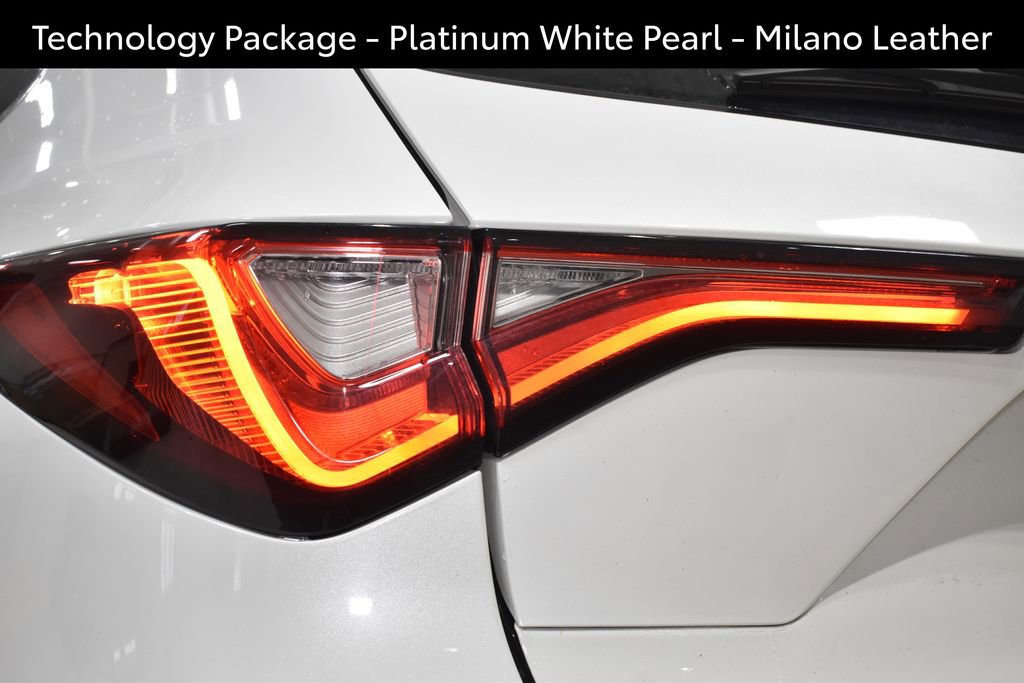Used 2022 Acura MDX SH-AWD w/ Technology Package image 19