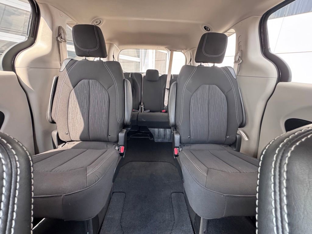 Used 2024 Chrysler Voyager LX FWD image 21