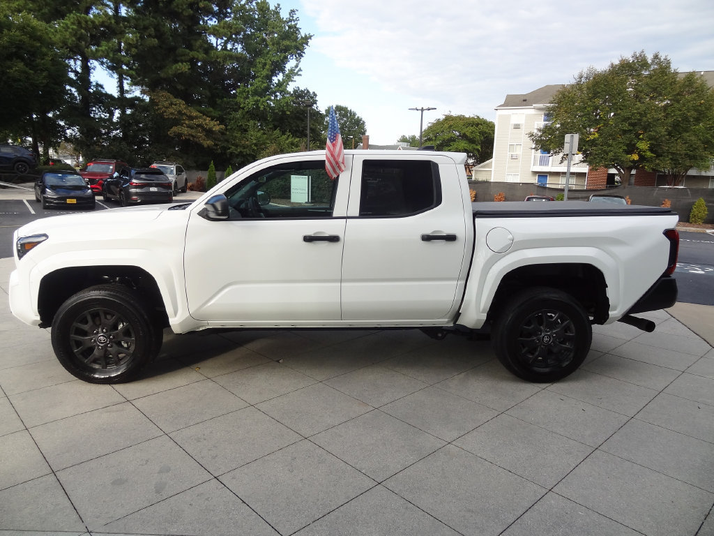 Used 2024 Toyota Tacoma SR w/ SR Upgrade Package AWD/4WD image 7