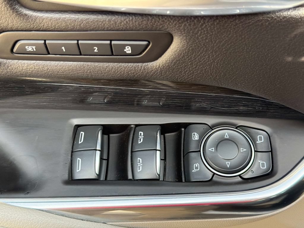 Used 2019 Cadillac XT4 Premium Luxury w/ Cold Weather Package FWD image 19