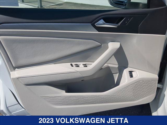 Used 2023 Volkswagen Jetta SE FWD image 9
