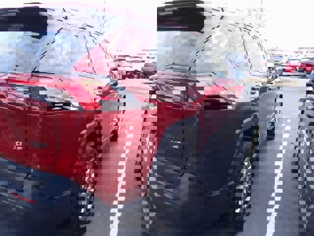 Used 2023 Toyota RAV4 XLE image 3